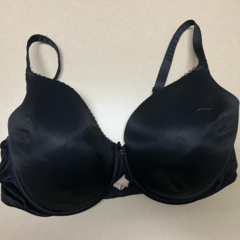 Victoria’s Secret Bra Body by Victoria perfect Coverage 40DDD. Black.